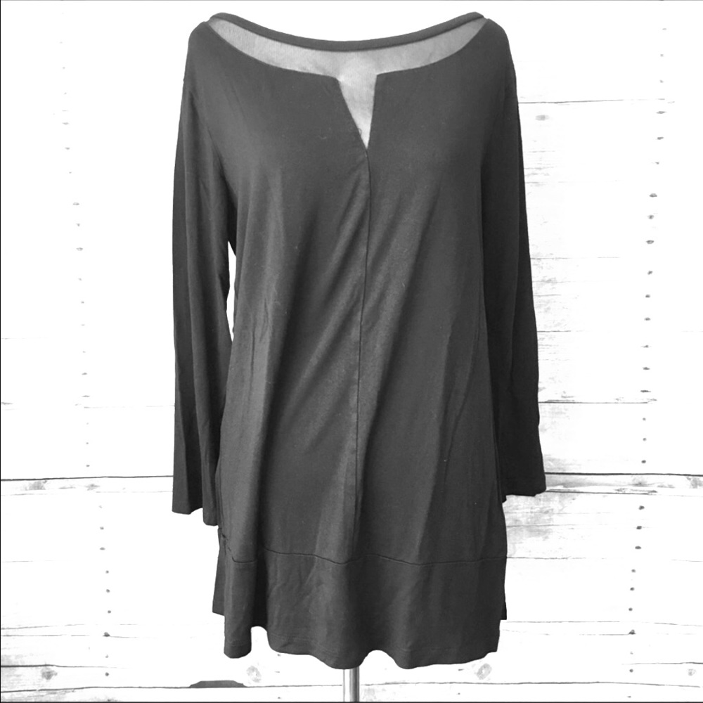 🎉SALE!🎉Cable & Gauge Black Tunic w/ Mesh Accent